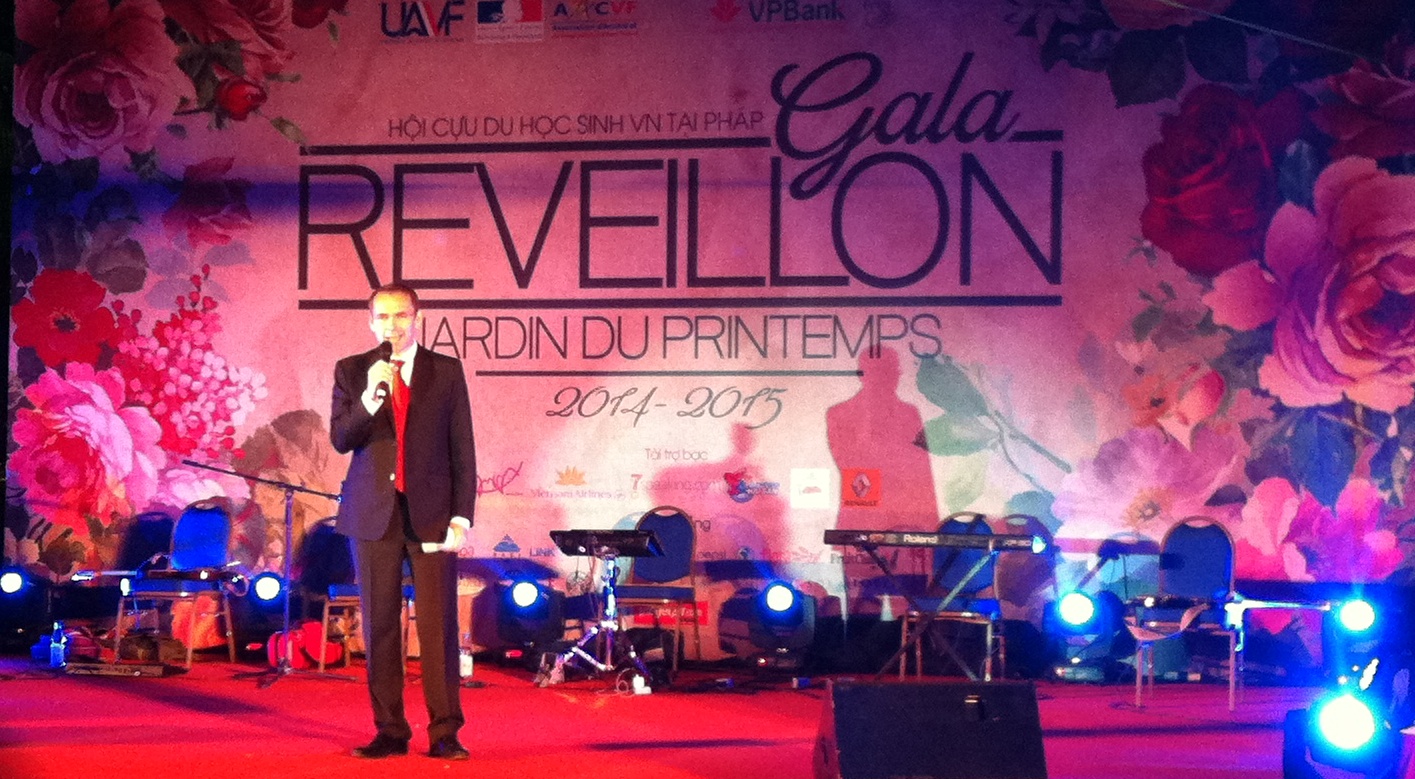 Gala Concert of Vietnamese Alumni Association in France held in Hanoi